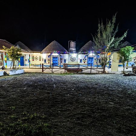 White Land Villagestay Dhordo Buitenkant foto