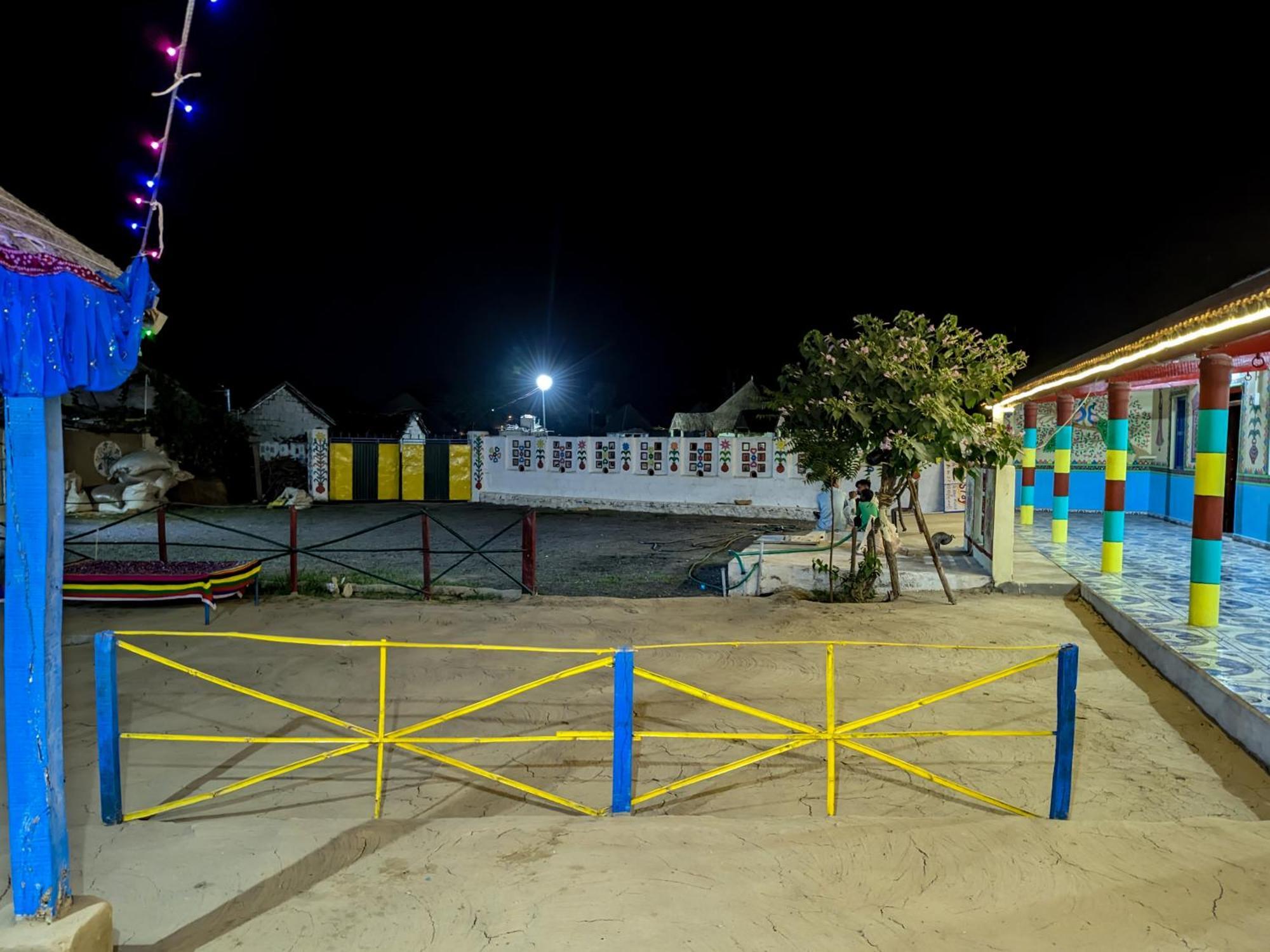 White Land Villagestay Dhordo Buitenkant foto