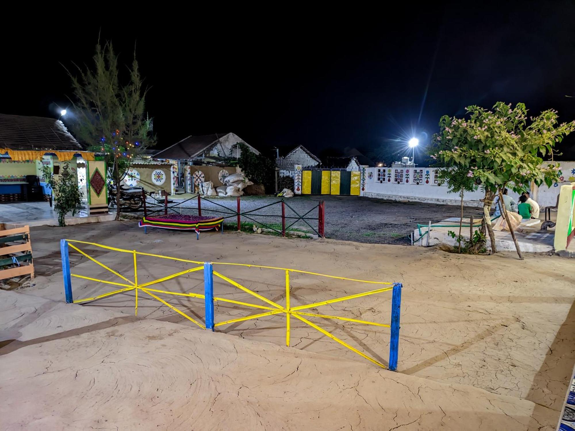 White Land Villagestay Dhordo Buitenkant foto