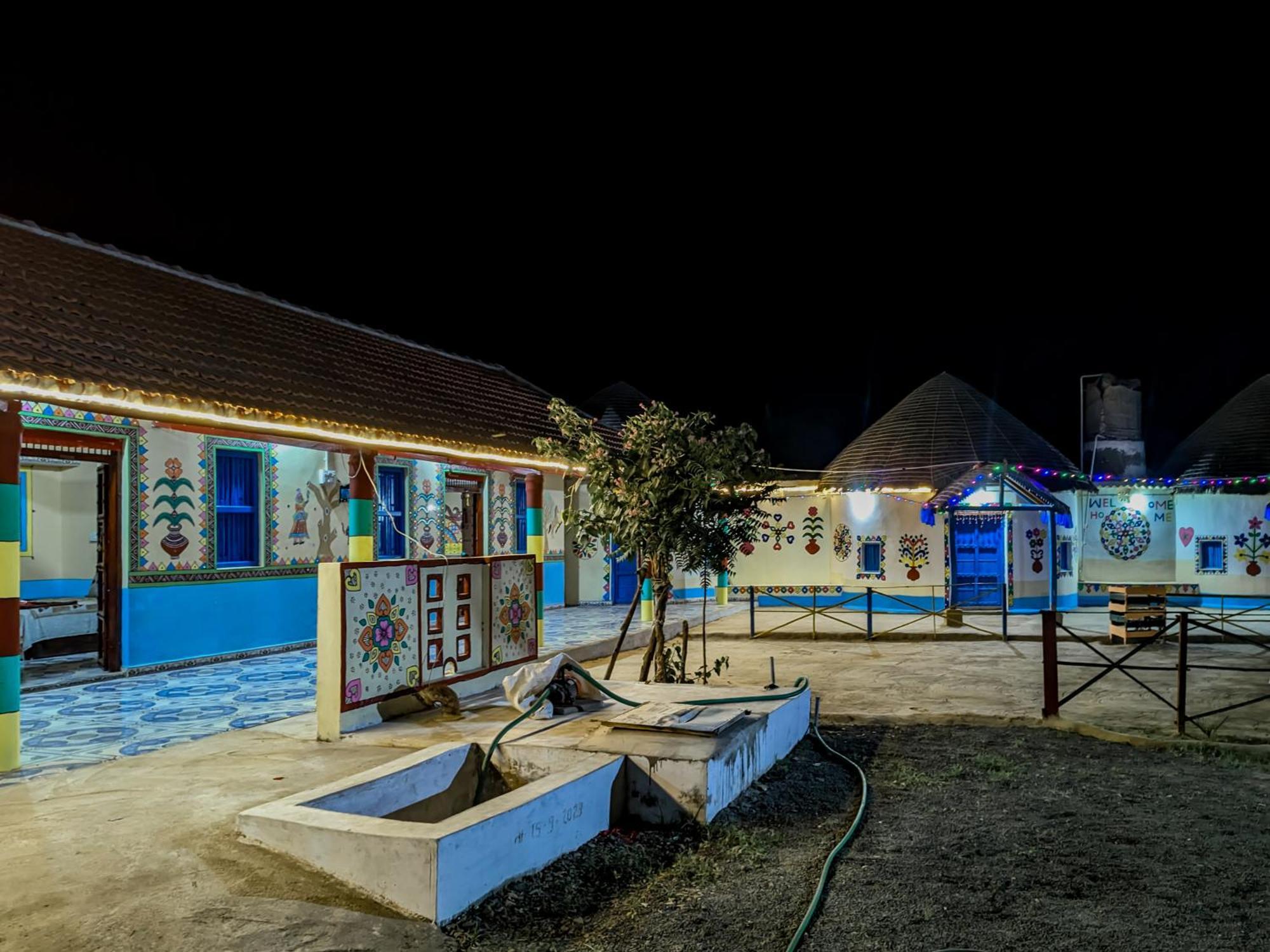 White Land Villagestay Dhordo Buitenkant foto
