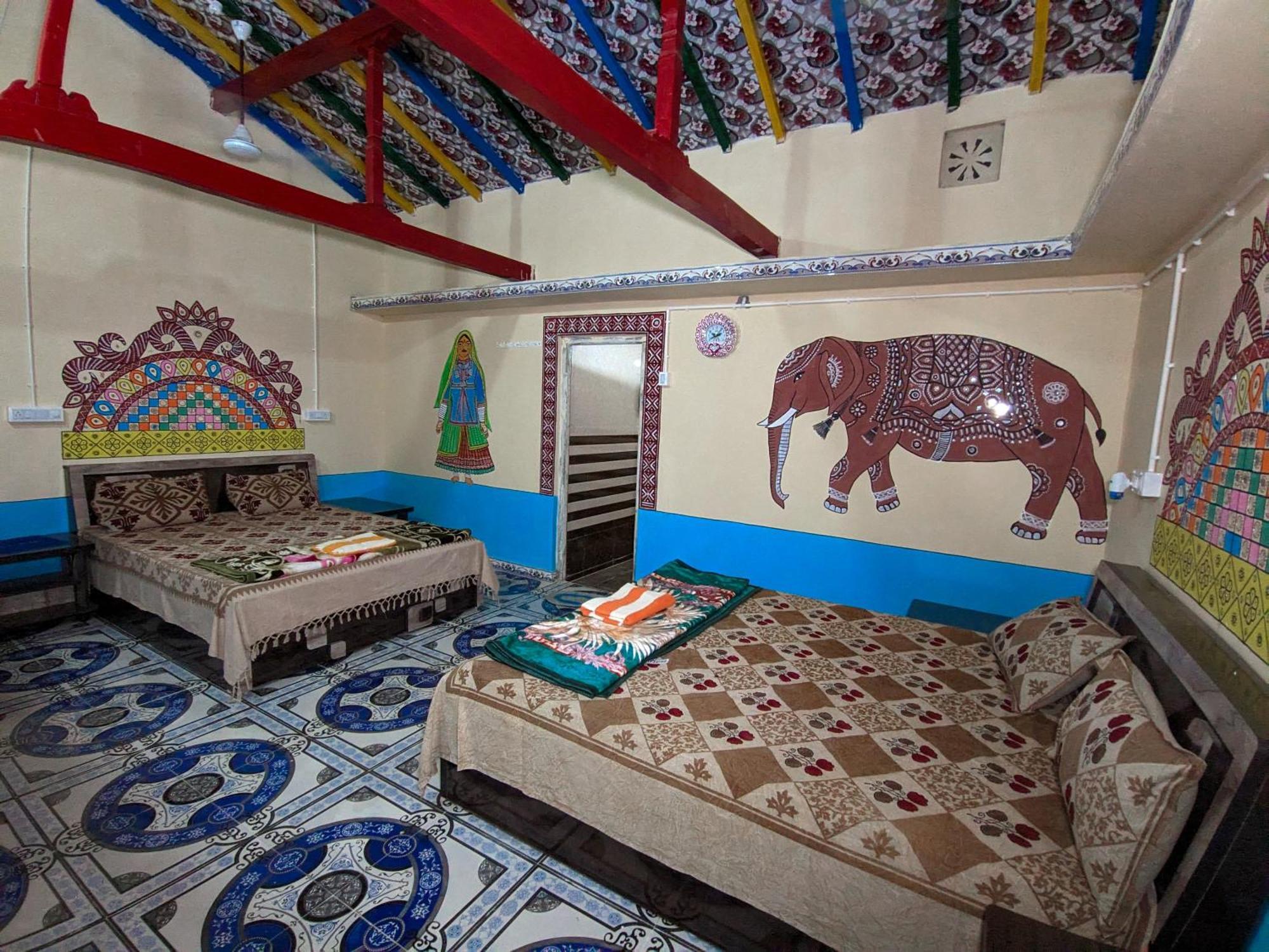 White Land Villagestay Dhordo Buitenkant foto