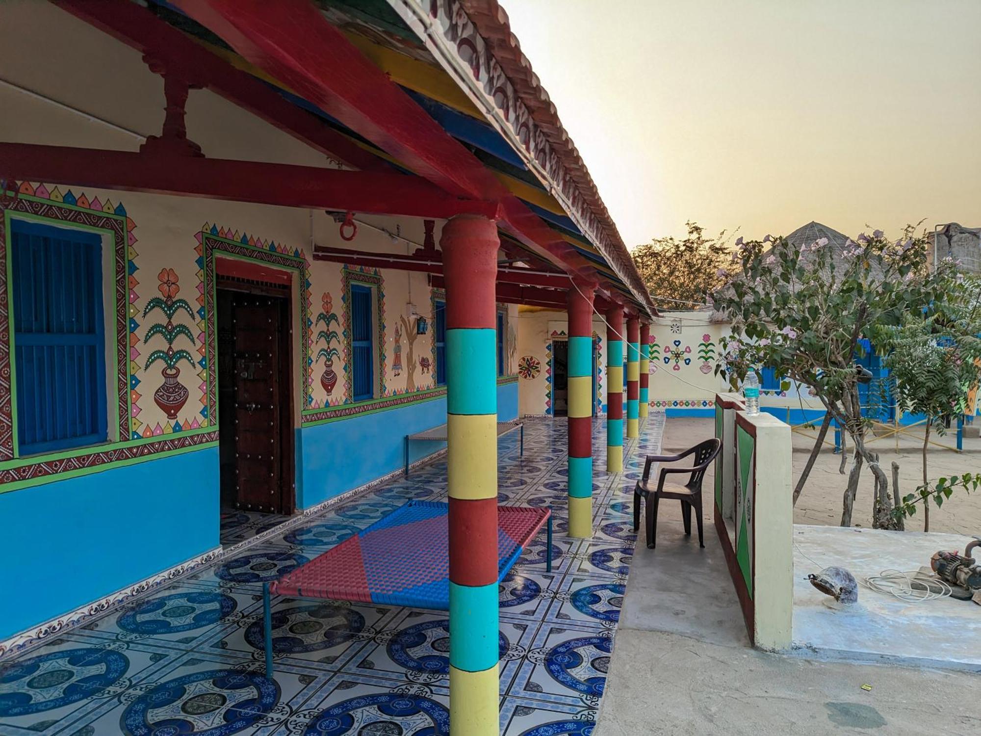 White Land Villagestay Dhordo Buitenkant foto